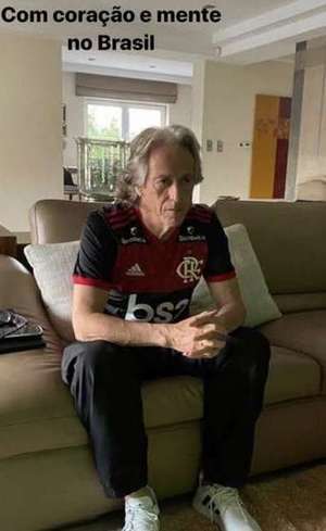 De quarentena. Assistindo o Flamengo