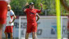 Sampaoli leva multa de R$ 98 mil e é suspenso por expulsão em jogo