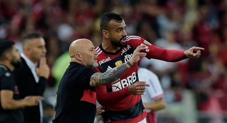 Jorge Sampaoli e Fabrício Bruno durante Flamengo x Ñublense pela Libertadores