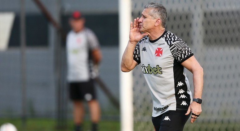 Jorginho comanda a equipe do Vasco na reta final da Série B