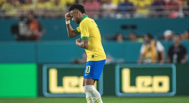 Neymar sendo Neymar. Soube usar os fotÃ³grafos depois do seu gol