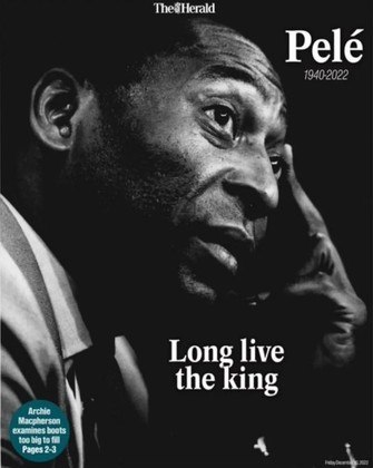 O veículo britânico Daily Herald publicou uma foto de Pelé em preto e branco e escreveu 
