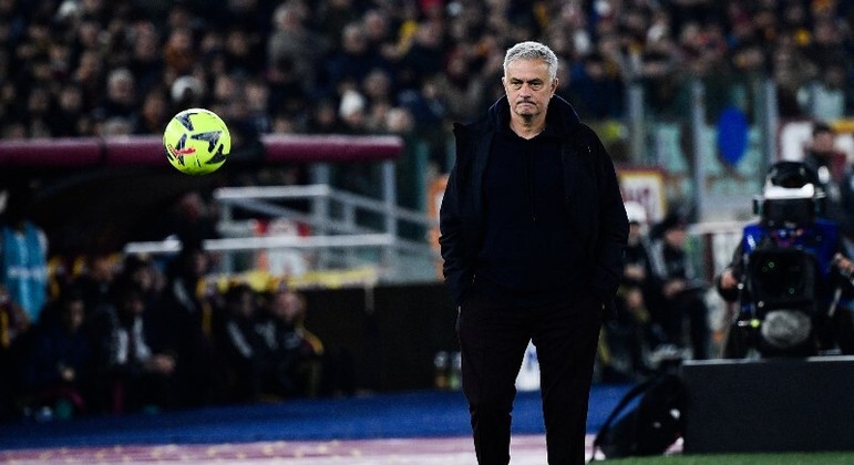 Mourinho durante a vitória da Roma contra a Juventus, no último domingo (5)
