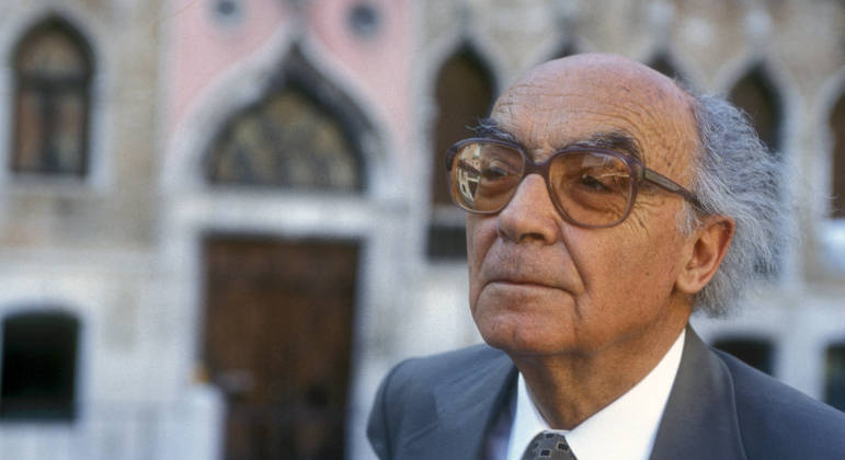 José Saramago, escritor português ganhador do prêmio Nobel