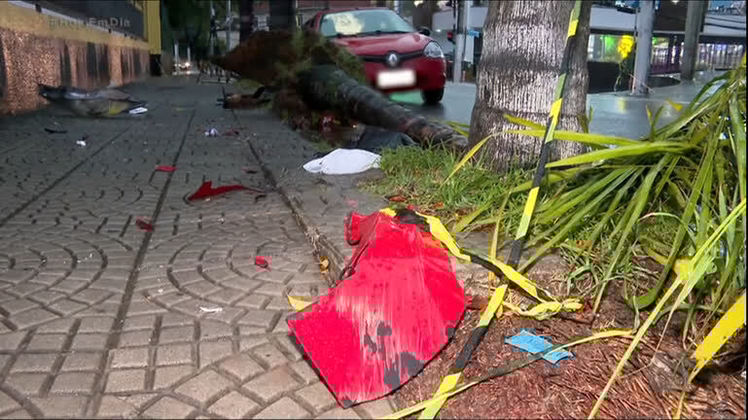 Segundo a Polícia Militar, o motorista, de 19 anos, parecia estar alcoolizado, mas se recusou a fazer o teste do bafômetro em um primeiro momento. Após algum tempo, o homem aceitou o teste, que deu negativo para a presença de álcool no corpo. Ainda segundo os policiais, o rapaz voltava de uma festa e estava acompanhado de um casal de amigos. Nenhum dos três sofreu ferimentos graves e apenas uma menina foi socorrida por familiares, após alegar estar com dores no rosto