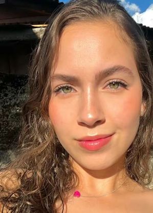 Sonho de Júlia era colocar silicone