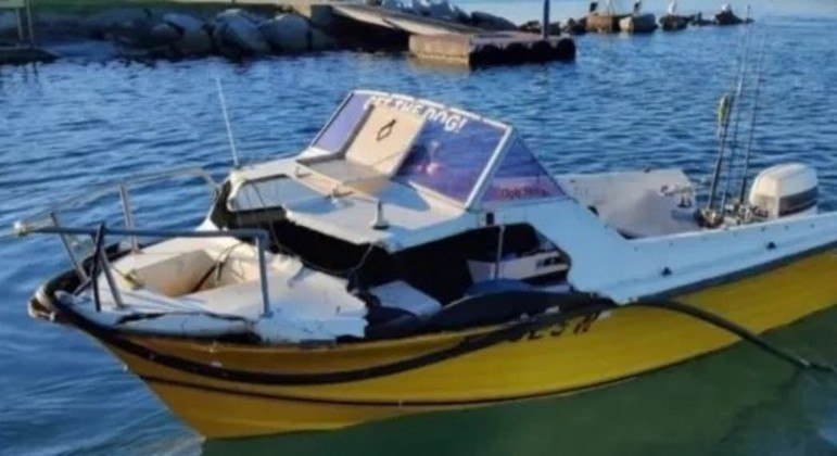 Convés do veículo ficou muito destruído
