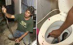 Um jovem de 18 anos foi picado no pênis por uma cobra ao tentar usar o vaso sanitário na casa onde vive, em Nonthaburi, na TailândiaLeia mais! Gambá é resgatado após dormir em máquina de repor pinos de boliche