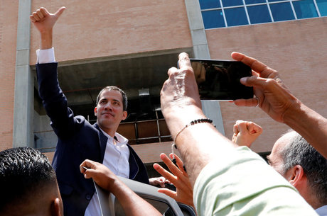 Juan Guaidó chegou ao aeroporto de Caracas