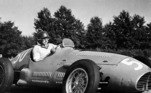 Juan Manuel FangioO segundo título veio três anos mais tarde, em 1954. No entanto, o terceiro título aconteceu logo em seguida, em 1955. Os outros dois títulos foram conquistados nas temporadas seguintes, em 1956 e 1957