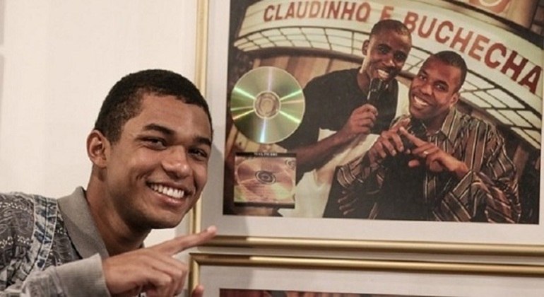 Juan Paiva vive Buchecha em “Nosso Sonho”, que chega aos cinemas em 2023