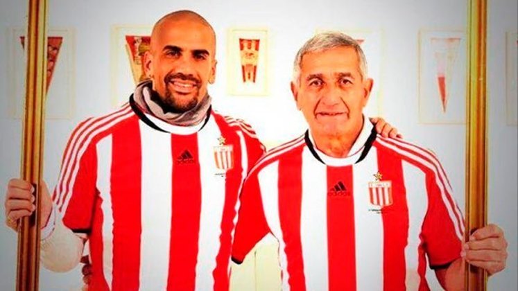 Juan Ramón Verón e Juan Sebastian Verón - Estudiantes - Pai e filho fizeram história com a camisa do Estudiantes. Ramón é tricampeão da Libertadores, enquanto Sebástian venceu o torneio em 2009.