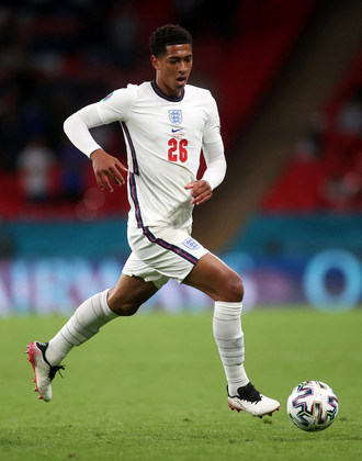 Jude BellinghamIdade: 19 anosClube: Borussia Dortmund (ALE)O volante do Borussia Dortmund estreou na seleção principal da Inglaterra em 2020 e participou das eliminatórias para a Copa do Mundo, além do vice-campeonato na Euro 2020. Bellingham ganhou espaço na equipe do treinador Gareth Southgate e será titular no Catar, além de um dos principais craques do time