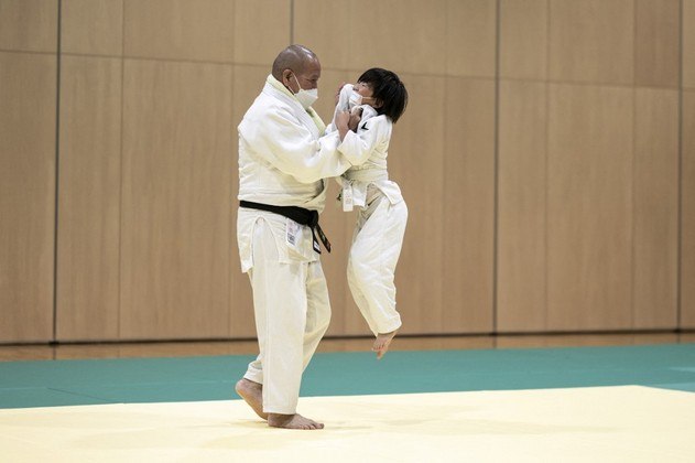 O problema não é novo, já que existe uma associação japonesa de vítimas do judô que contabiliza 121 mortes atribuídas à prática do esporte nas escolas entre 1983 e 2016, mas sua amplitude atual o pôs em evidência