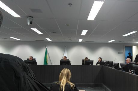 Desembargadores se reuniram na tarde desta terça-feira (22)