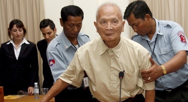 Nuon Chea em julgamento no Camboja por seus crimes contra a humanidade