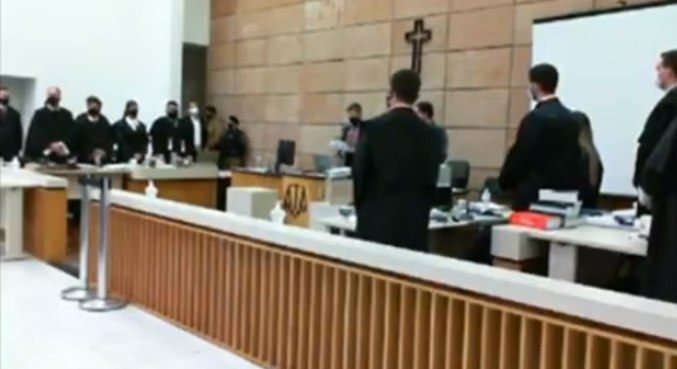 Juiz lê sentença de Luís Felipe Manvailer pelo assassinato de Tatiane Spitzner