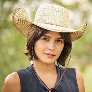 Julia Dalavia é Guta no remake de “Pantanal”