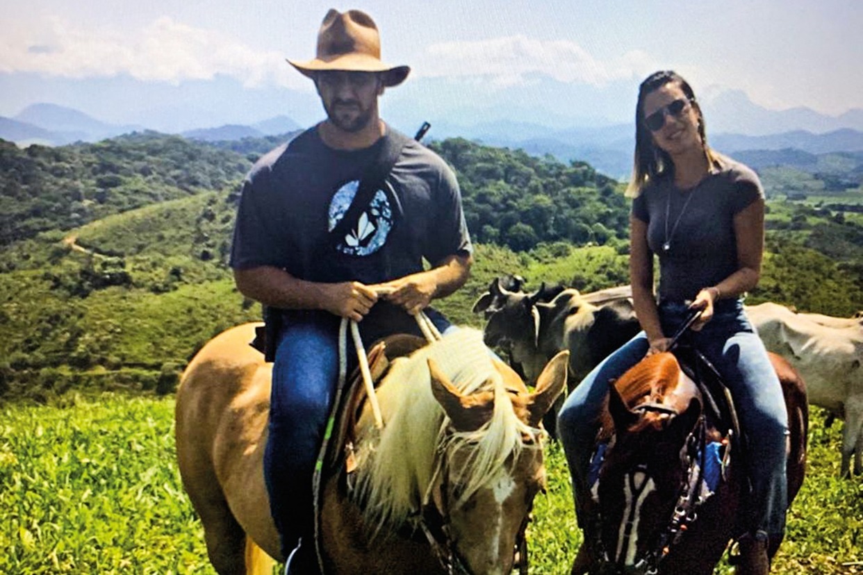 Julia e Adriano Nobrega (Reprodução)