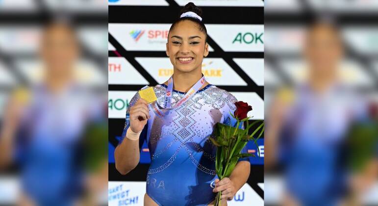 &Eacute; ouro! J&uacute;lia Soares &eacute; campe&atilde; no solo na Copa do Mundo de gin&aacute;stica  art&iacute;stica, na Alemanha - Esportes - R7 Mais Esportes