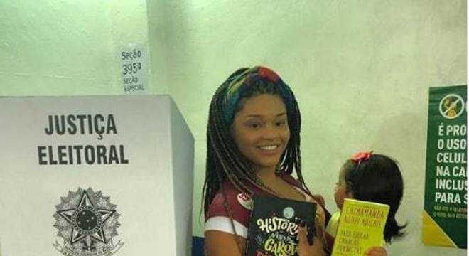 juliana alves votando