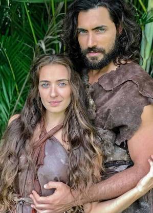 Juliana Boller e Carlo Porto, Eva e Adão em "Gênesis"