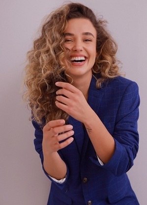 Juliane Araújo entra em "Além da Ilusão"
