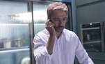 No passado, Júlio já havia ocupado o cargo de Heloísa como diretor do resort em Floripa, mas perdeu o emprego. Certo de que seus erros estavam seguros, ele não contava que Giane também fosse revelar situações para Mirela. Agora, ele e Heloísa tentam descobrir quem falou com a filha e o que ela sabe sobre a história