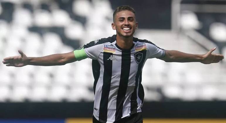 Juninho, meia da base do Botafogo