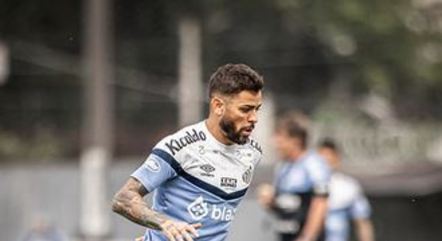 Júnior Caiçara treina com o elenco do Santos desde quarta-feira (23)
