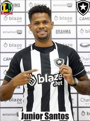 JÚNIOR SANTOS - 5,0 - Não conseguiu fazer a diferença que o torcedor do Botafogo esperava. Partida abaixo do atacante do Glorioso. 