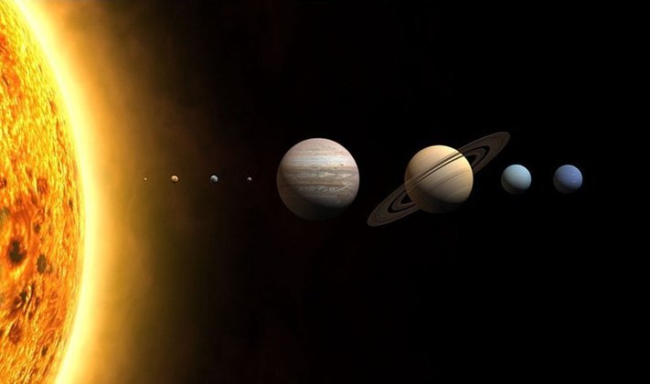 Júpiter, Saturno, Urano e Netuno (foto) são gasosos, compostos majoritariamente por hidrogênio, hélio e metano e são geralmente muito frios