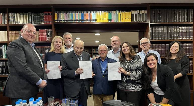 Juristas assinam manifesto em favor do indulto a Daniel Silveira