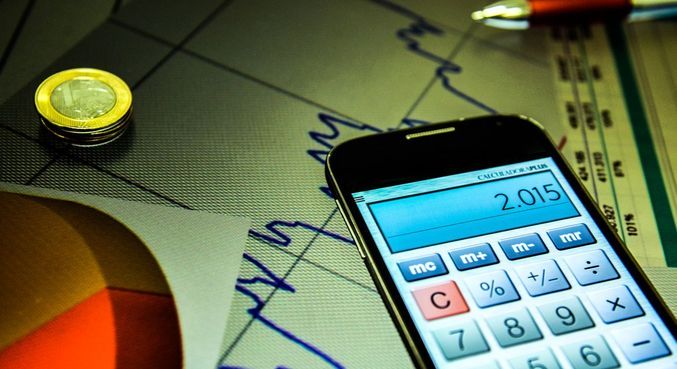 Juros médios cobrados pelos bancos crescem em janeiro