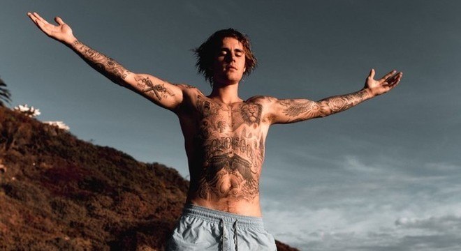 Bieber cresceu em um "lar instável", com pais jovens e separados