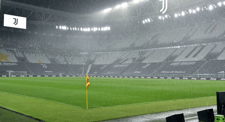 O Allianz da Juve, vazio, no jogo contra o Napoli, em Outubro de 2020