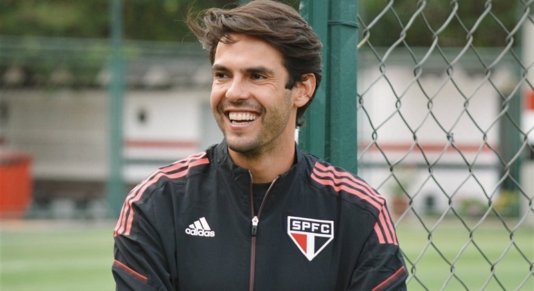 Kaká em visita ao CT da Barra Funda