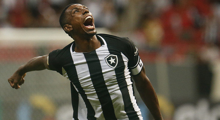 Kanu foi autor de dois gols na vitória do Botafogo no meio de semana contra o Ceilândia-DF