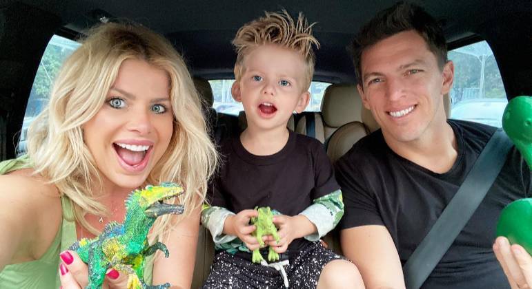 Karina Bacchi e Amaury Nunes estão separados desde maio
