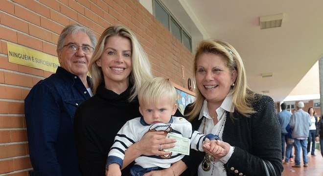 karina bacchi enrico votando