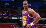 3º Karl MalonePontos marcados: 36.928Quase toda a carreira do ala-pivô foi no Utah Jazz (1985-2003). Em 2003, foi transferido para o Los Angeles Lakers. Postman, como é conhecido, é considerado um dos sete maiores jogadores de todos os tempos