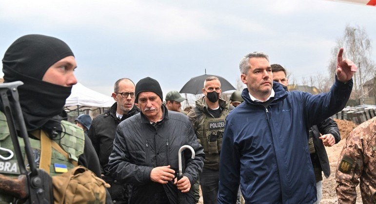 Chanceler austríaco Karl Nehammer em visita à Ucrânia