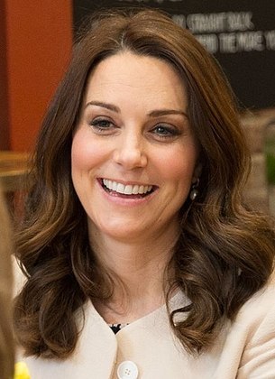 Kate Middleton, casada com o Príncipe William, da Grã-Bretanha, 39 anos, fez hipnoterapia por recomendação médica, em 2013, ao sofrer Hiperêmese Gravídica, transtorno que provoca náuseas e vômitos em excesso durante a gravidez. 