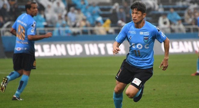 Kazuyoshi Miura, de 52 anos, é o jogador de futebol profissional mais velho do mundo