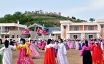 As casas, 'com boas condições de moradia e ambiente além da beleza apurada', foram edificadas 'sob a enérgica orientação do respeitado camarada Kim Jong-un', destacou a agência oficial de notícias