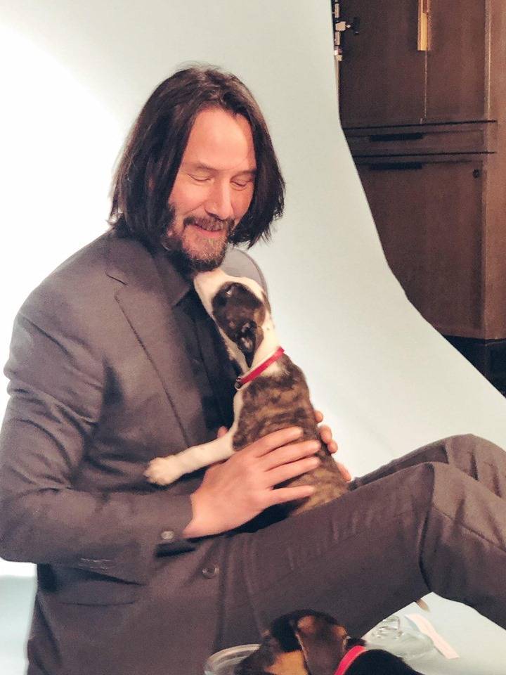 Fã de armas e autor de quadrinhos: Keanu Reeves conta o que faz