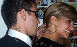 A cantora Kelly Key e o marido, o empresário Mico Freitas, tatuaram no pescoço trechos do diálogo que antecedeu o primeiro beijo do casal. Ele escreveu a frase: 