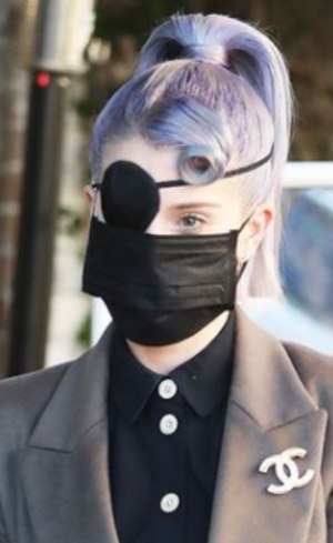 Kelly Osbourne está com tampão