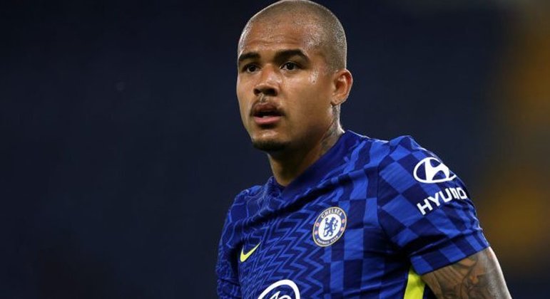 Kenedy (A) - Chamado de volta pelo Chelsea (ING)