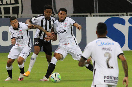 Atlético-MG se impôs no 2º tempo diante do Corinthians